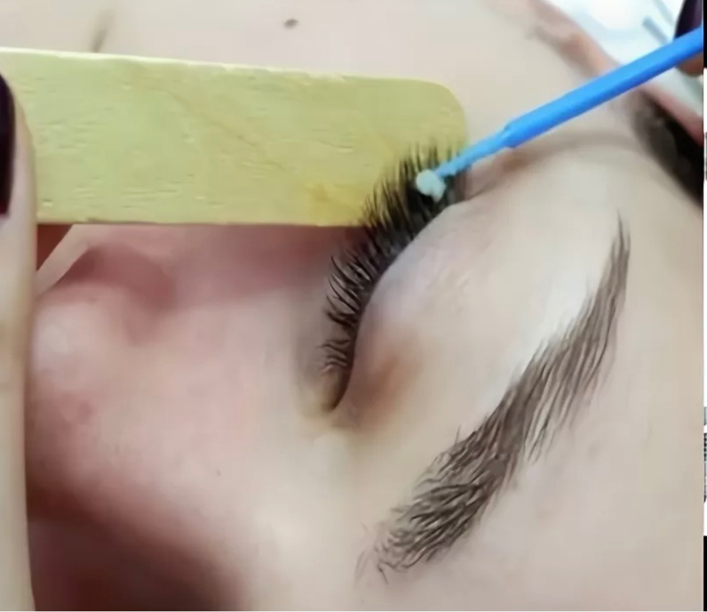 Снятие ресниц без последующего наращивания