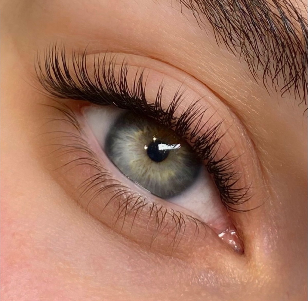 Классическое наращивание ресниц