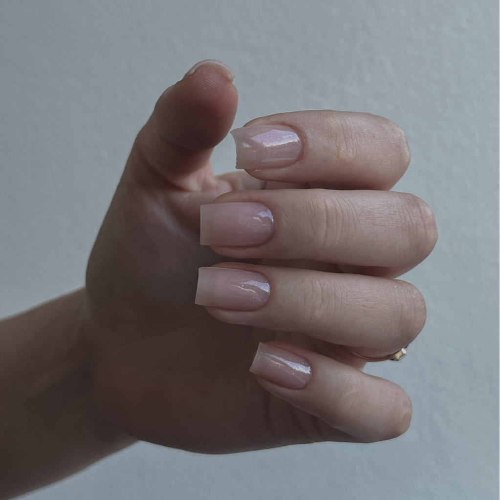 Маникюр с покрытием и укреплением