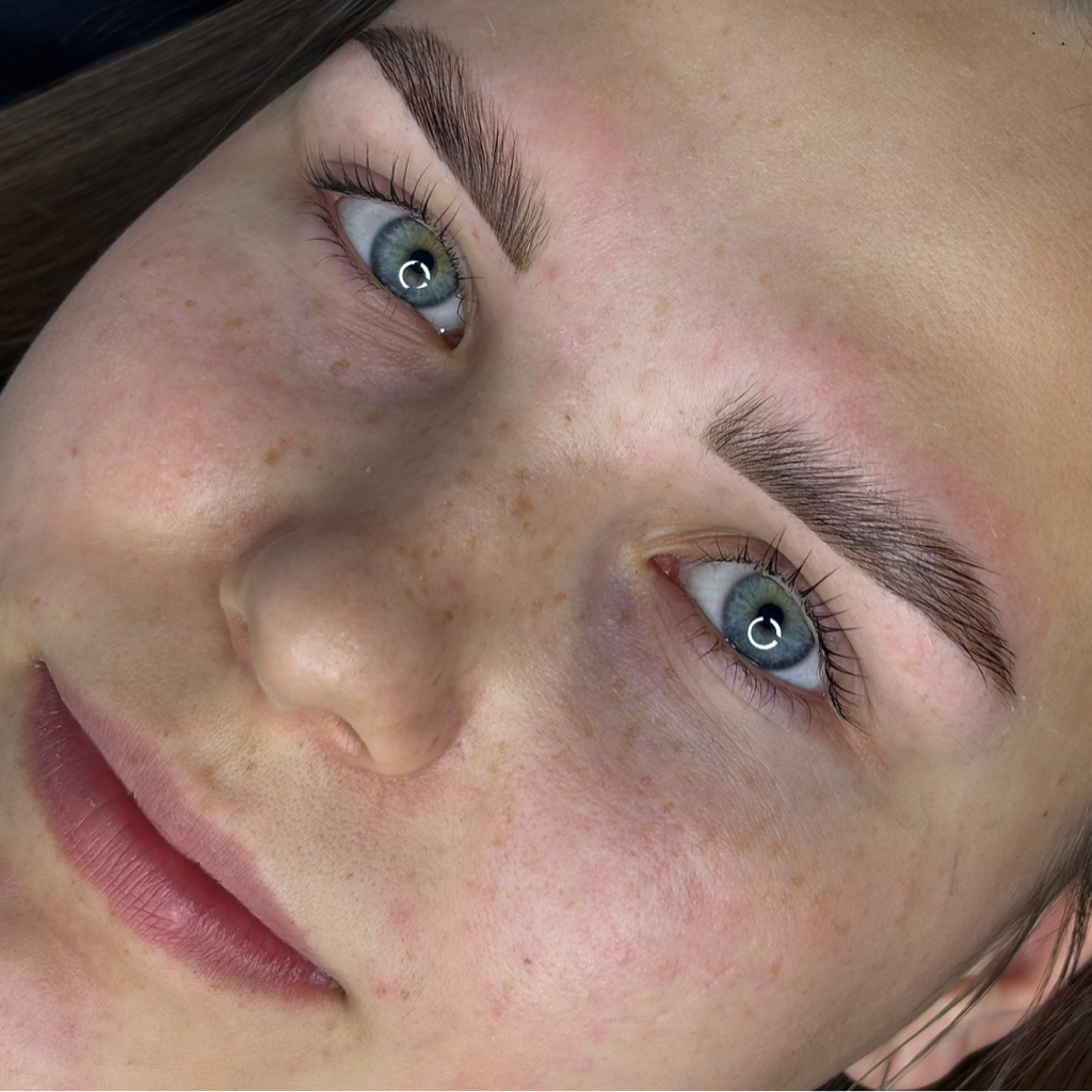 Комплекс: Ламинирование и окрашивание бровей и ресниц + коррекция