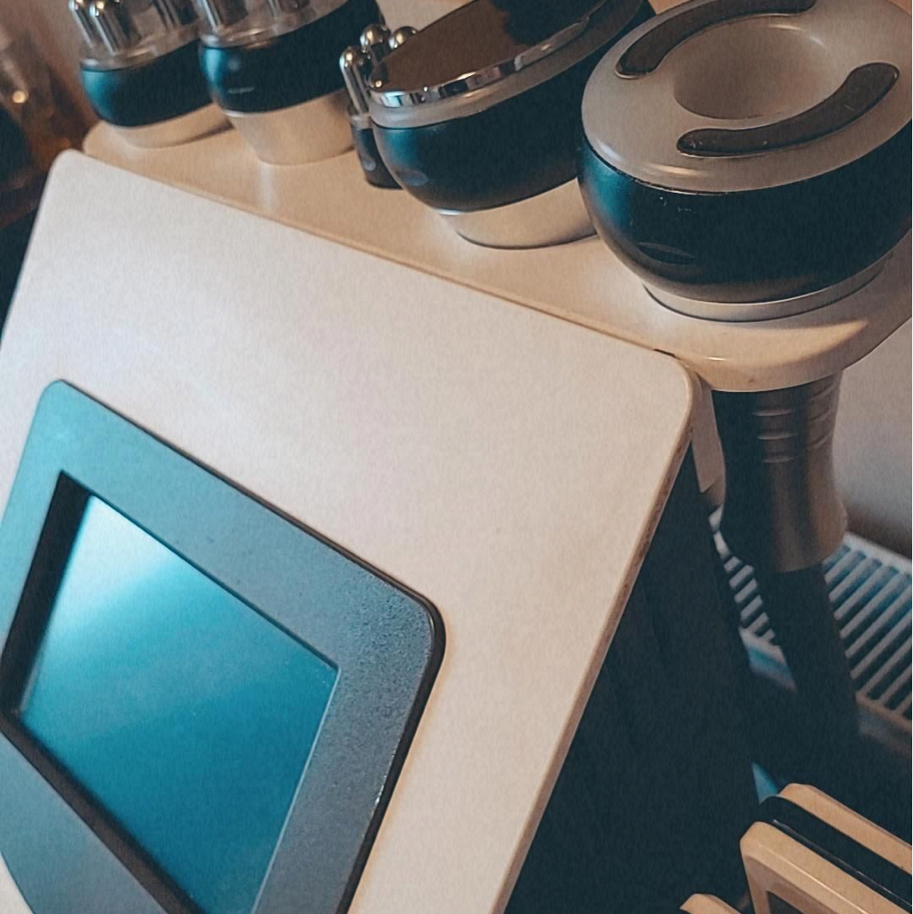 Лазерный липолиз + PF-лифтинг + вакуумный массаж 1 зона (90 мин)