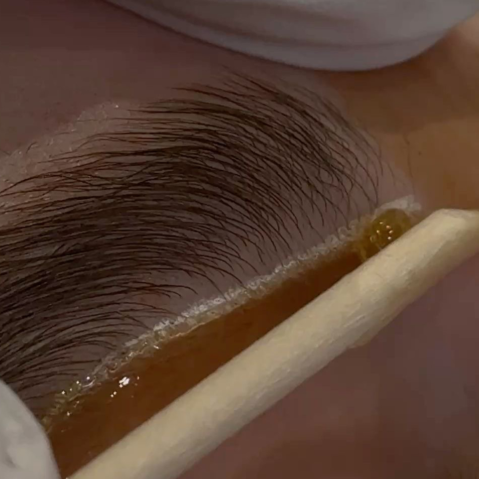 Коррекция бровей