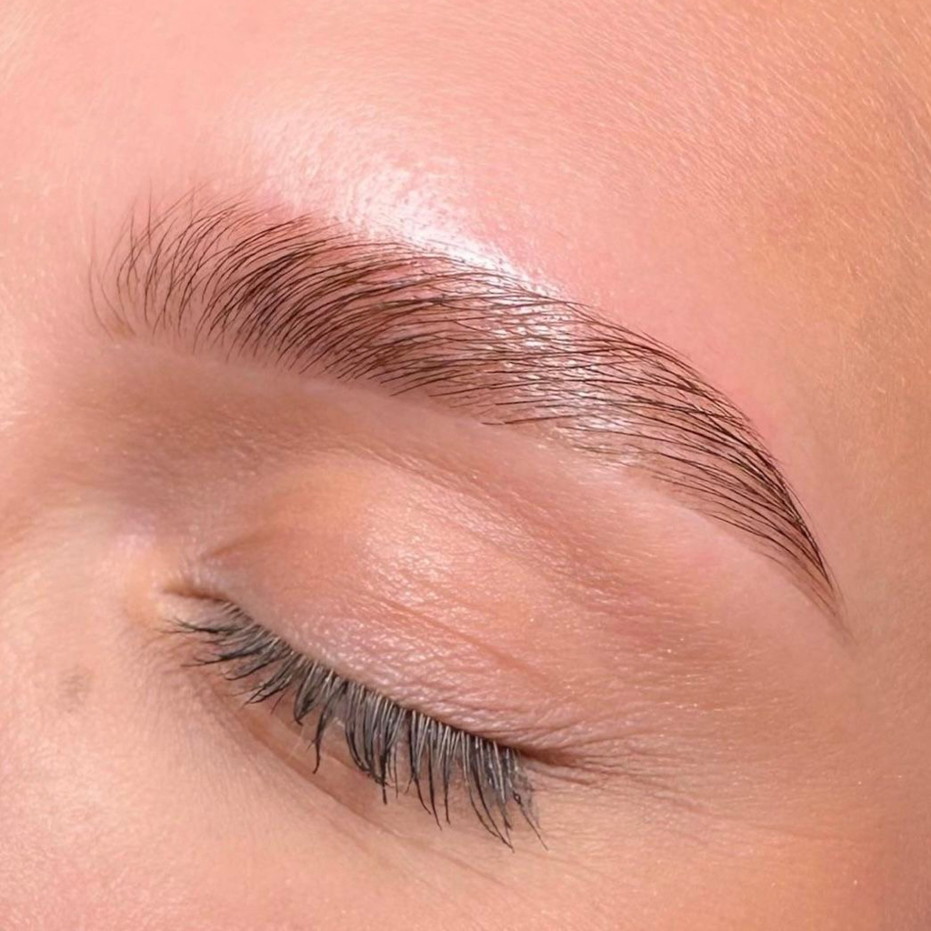 Коррекция бровей/окрашивание/ламинирование