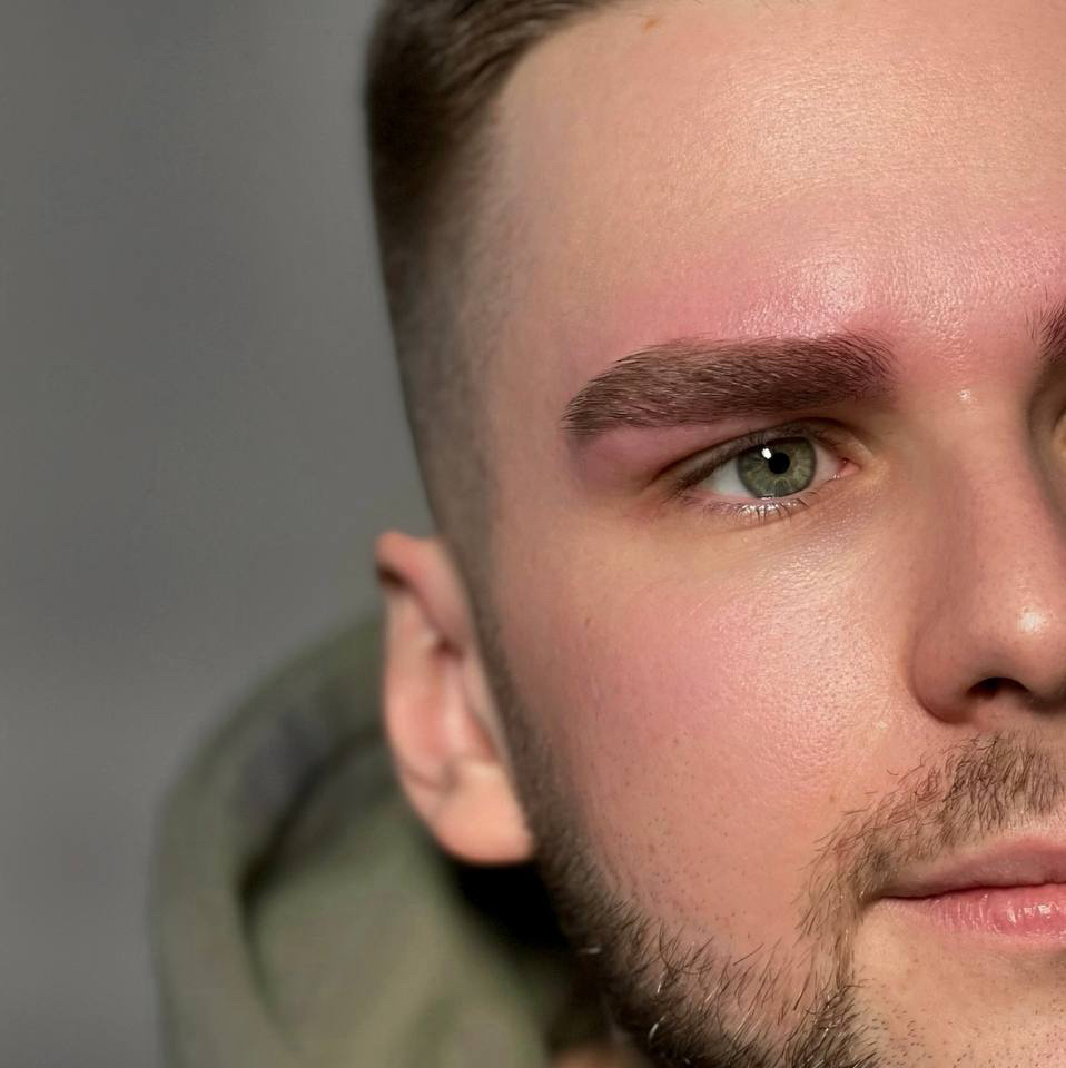 Мужская коррекция бровей