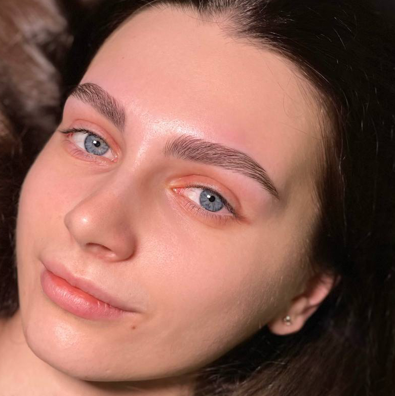 Коррекция бровей