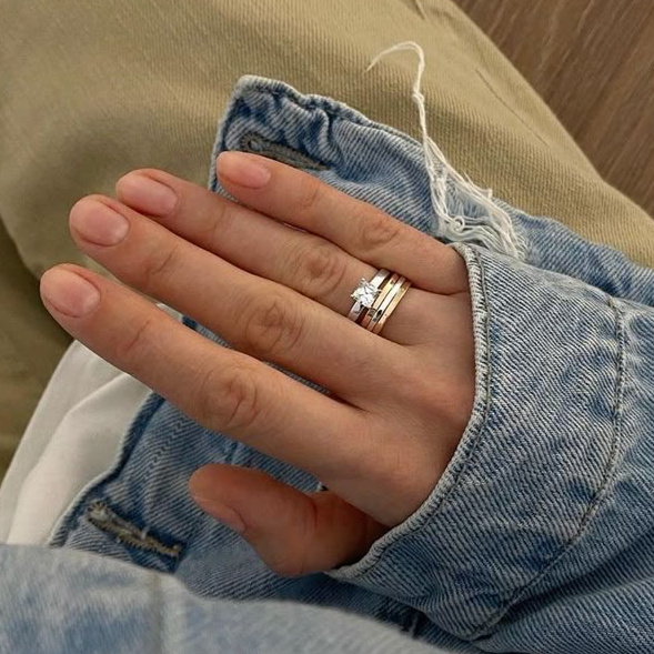 Маникюр женский