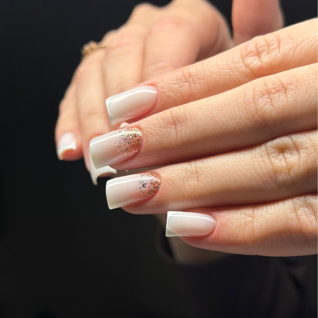 Маникюр с покрытием (укрепление гелем)