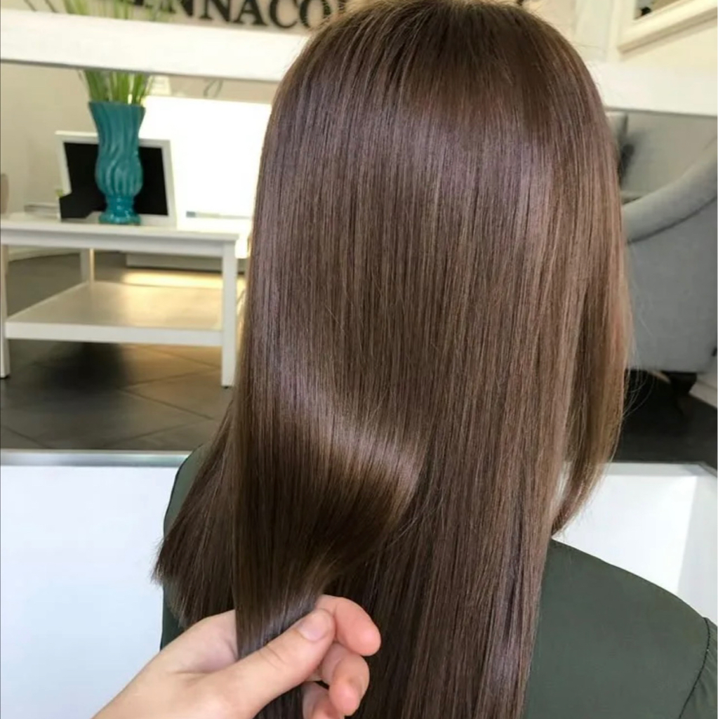 Окрашивание в один тон средние волосы ( без укладка)