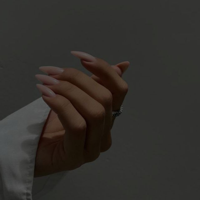 Коррекция ногтей  ( коррекция нарощенных ногтей)