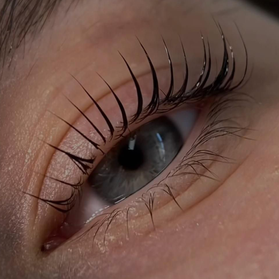 Ламинирование ресниц (модель)