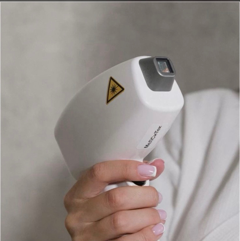 Руки выше локтя