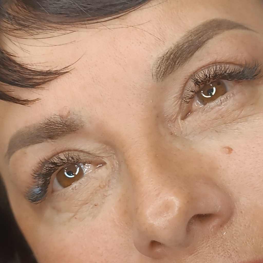 коррекция перманента бровей