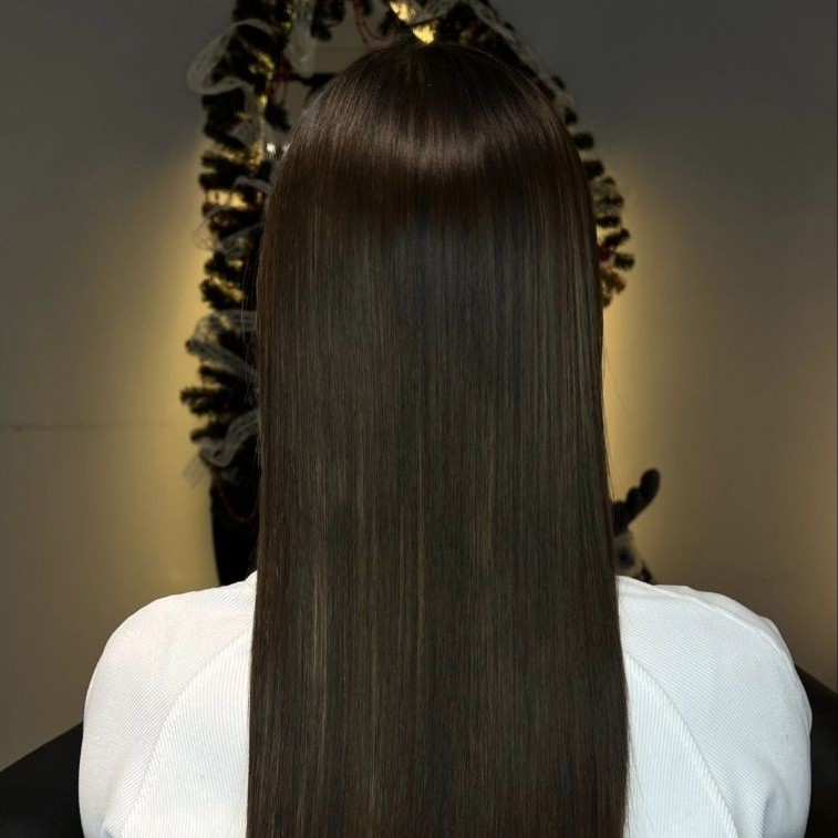 Кератиновое выпрямление волос