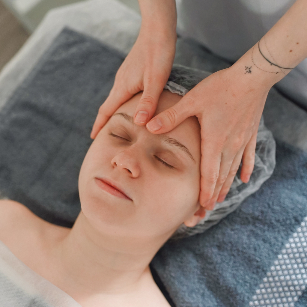 Миофасциальный массаж лица