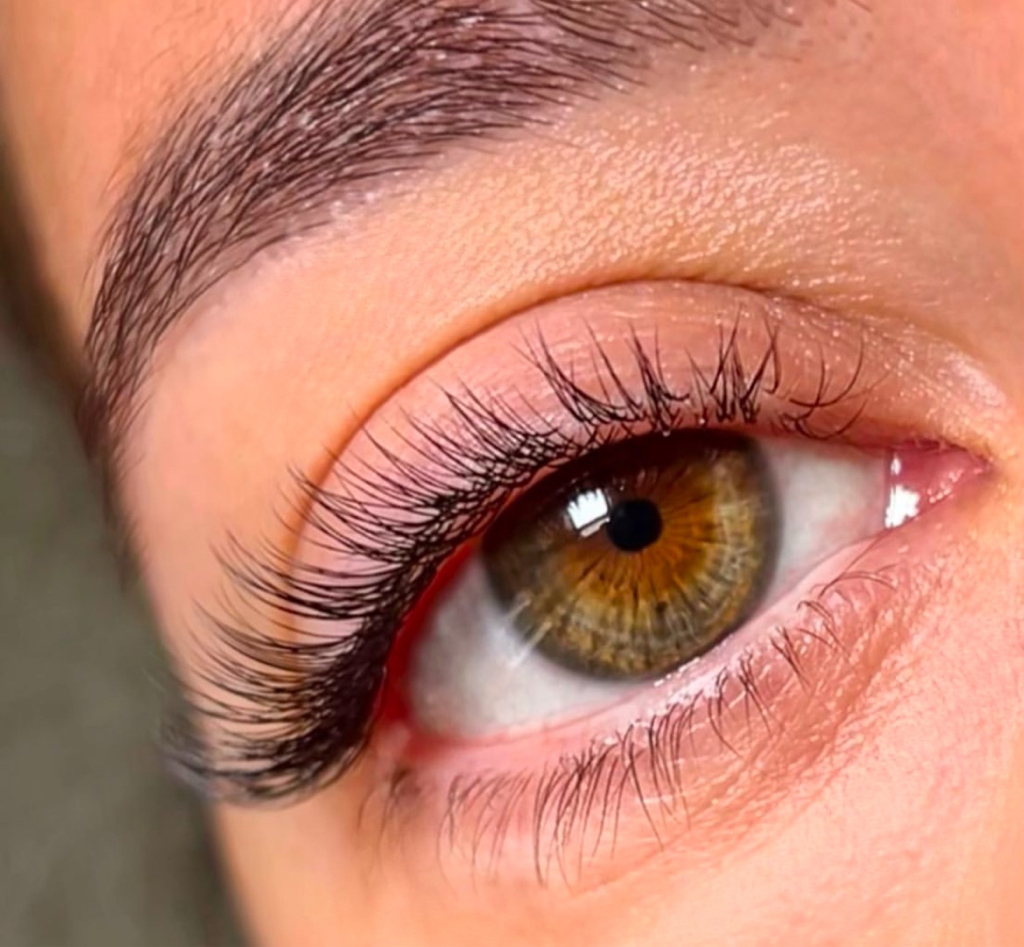 Классическое наращивание ресниц