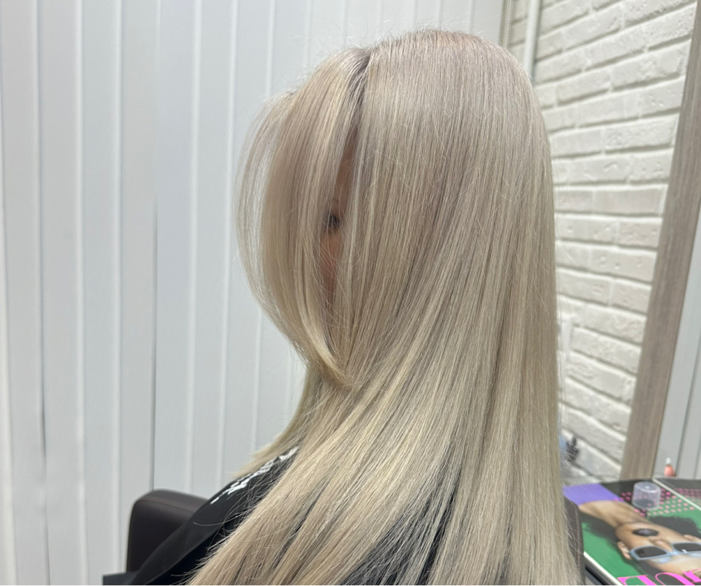 Total Blond первичный ниже плеч  (стоимость после консультации)