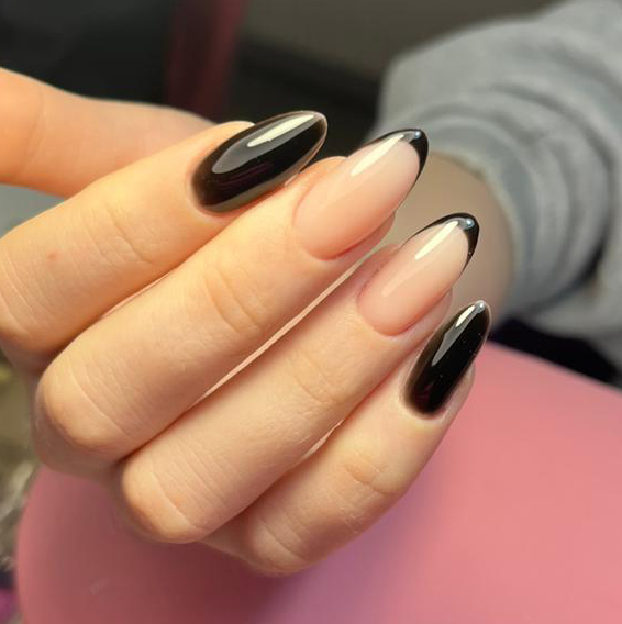 Наращивание ногтей короткая длина (1): маникюр, наращивание на верхние/нижние формы, материал полигель/акригель + гель. Покрытие гель-лак не включено