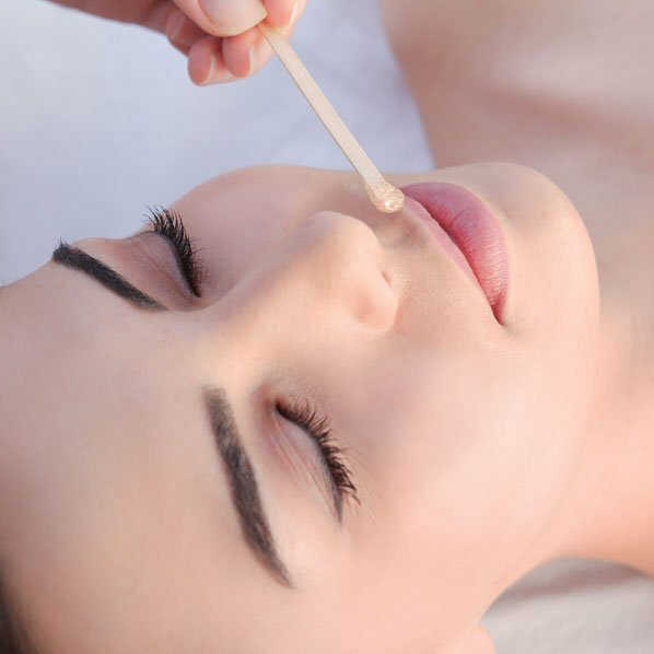 восковая депиляция верхней губы