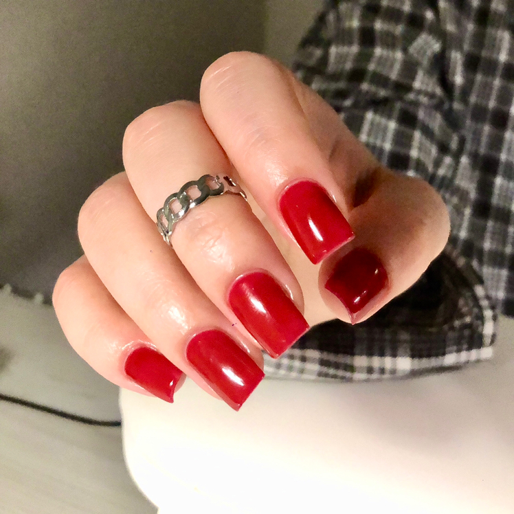 Маникюр + укрепление + гель лак 2400 р.