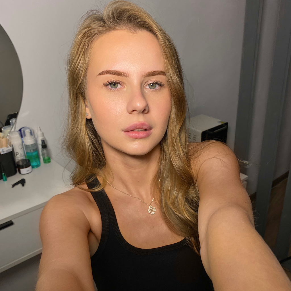 Осветление бровей + окрашивание