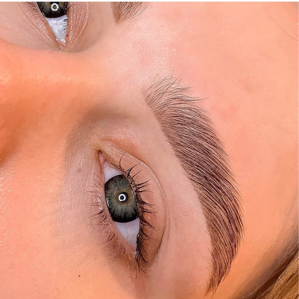 Ламинирование бровей