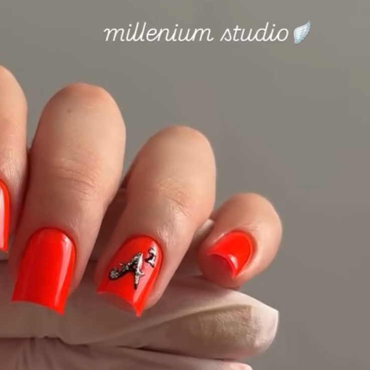 дизайны (поталь, стемпинг, наклейки, кошачий глаз, втирка)