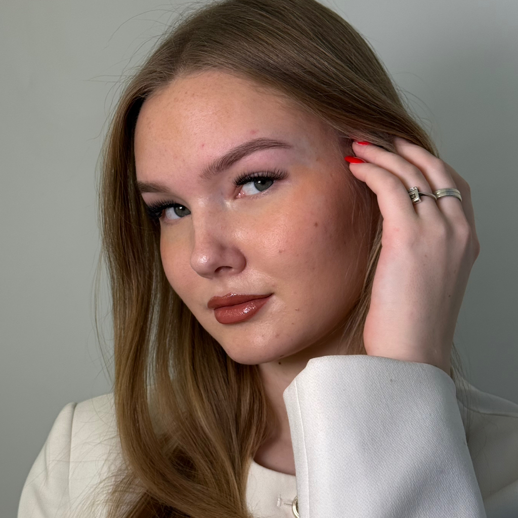 Коррекция + окрашивание ( прореживание и уход включены в стоимость)