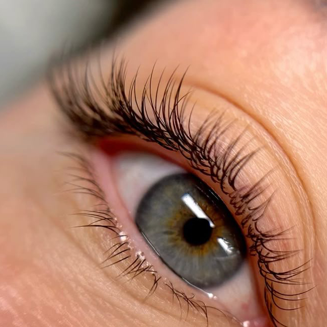 Комплекс 1: «Мне как свои» наращивание 1,5-2D + наращивание нижних 5 500₽ ВМЕСТО 5 800₽