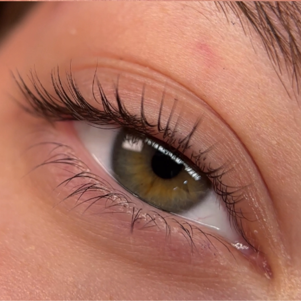 Окрашивание ресниц