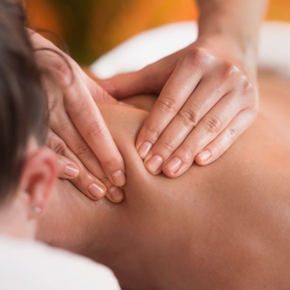 Массаж шейно-воротниковой зоны