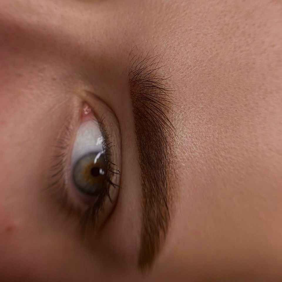 Перманентный макияж бровей