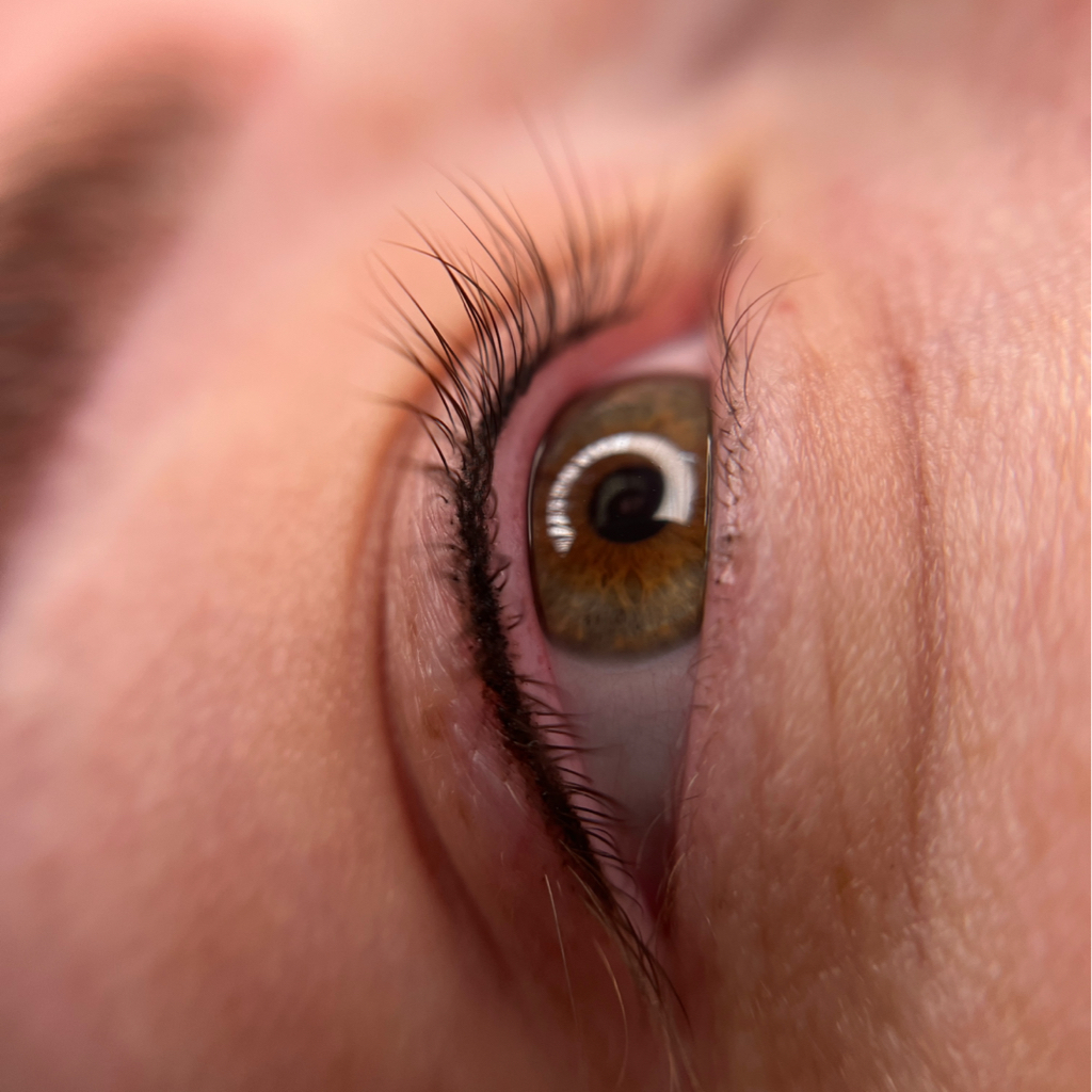 Перманентный макияж межресничное пространство