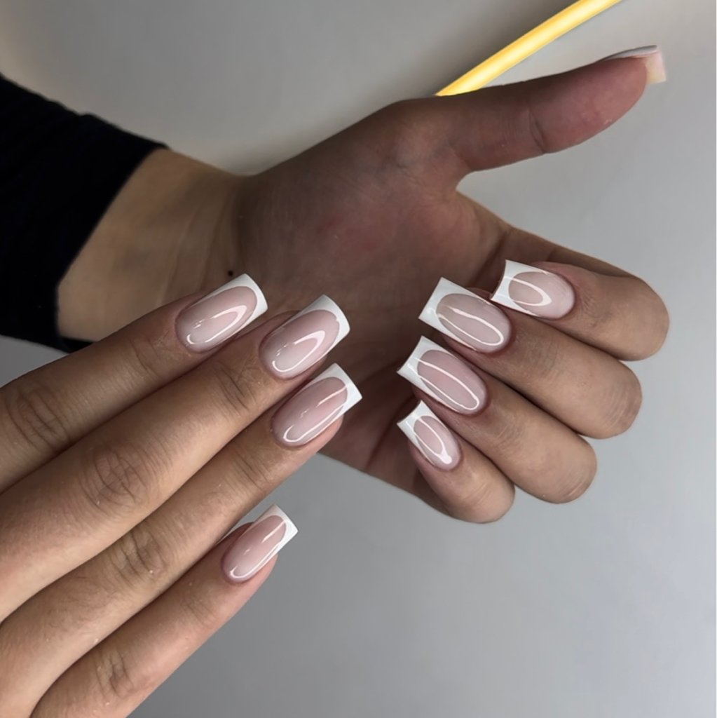 Маникюр с покрытием M