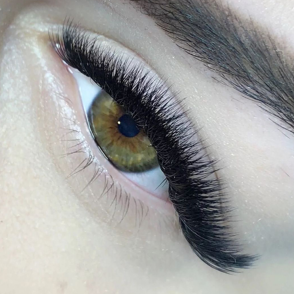 Наращивание ресниц 5D