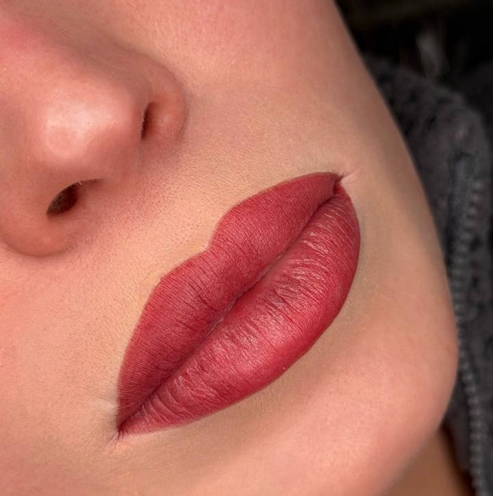 Перманентный макияж губ