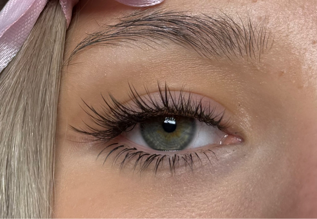 Наращивание нижних ресниц