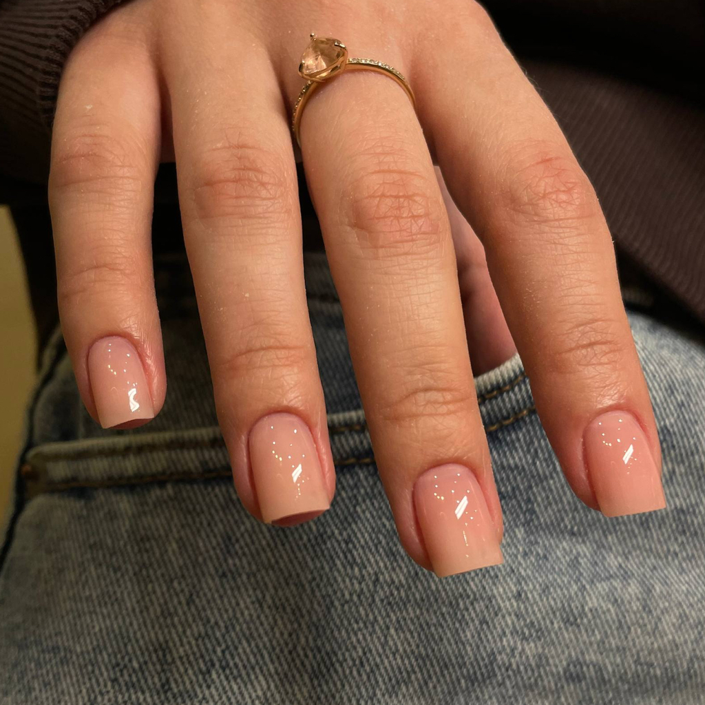 Маникюр с укреплением ногтей гелем