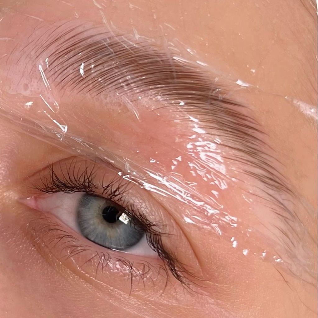 Ламинирование и коррекция бровей