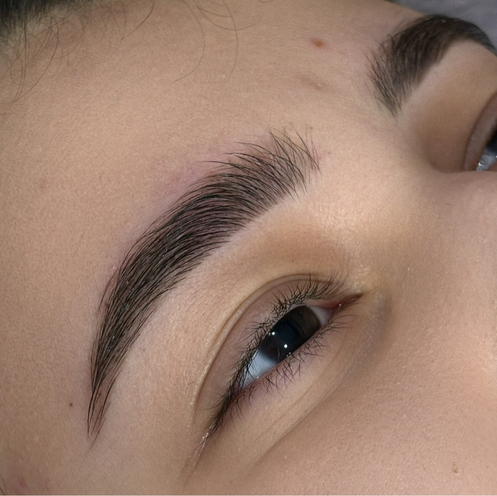 Оформление бровей