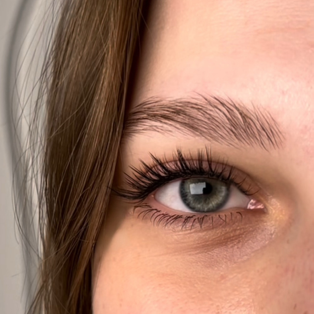 Наращивание нижних ресниц