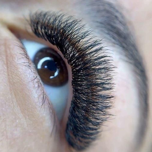 Наращивание ресниц 4D