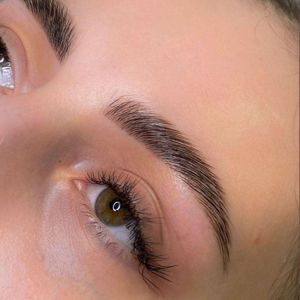 Моделирование бровей