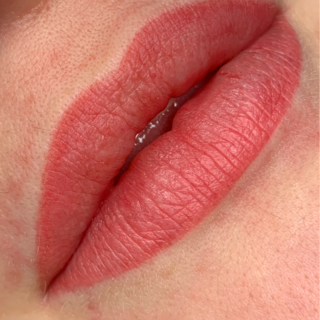 Перманентный макияж губ