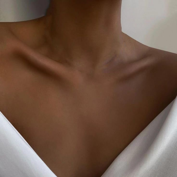 Грудь (декольте)