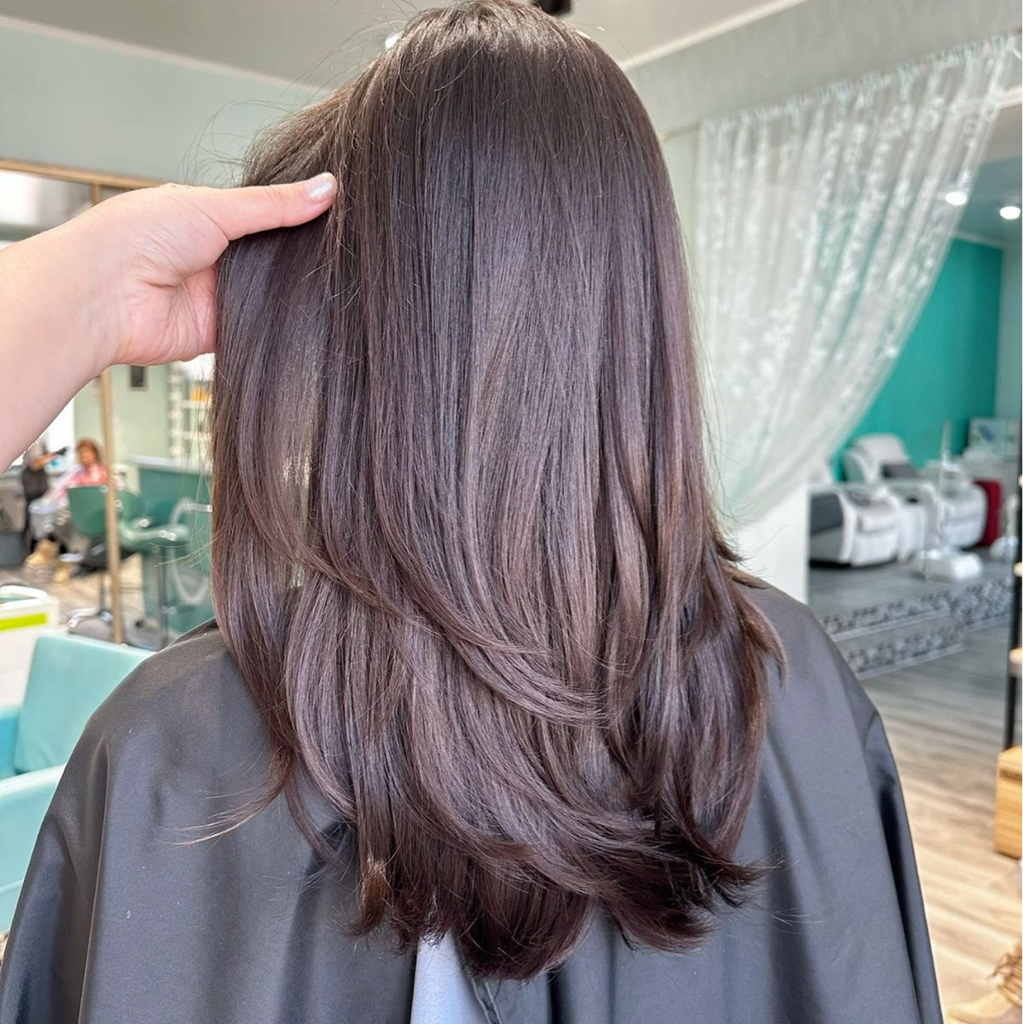 Стрижка Женская   (средние волосы)