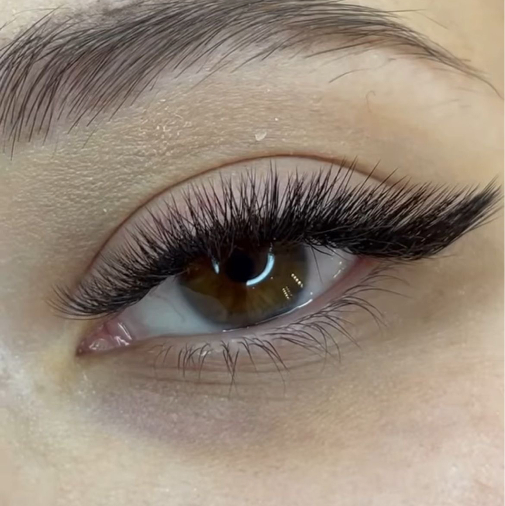 LED наращивание ресниц «Стрелка»