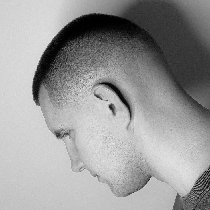 Стрижка мужская (полубокс, бокс, окантовка)