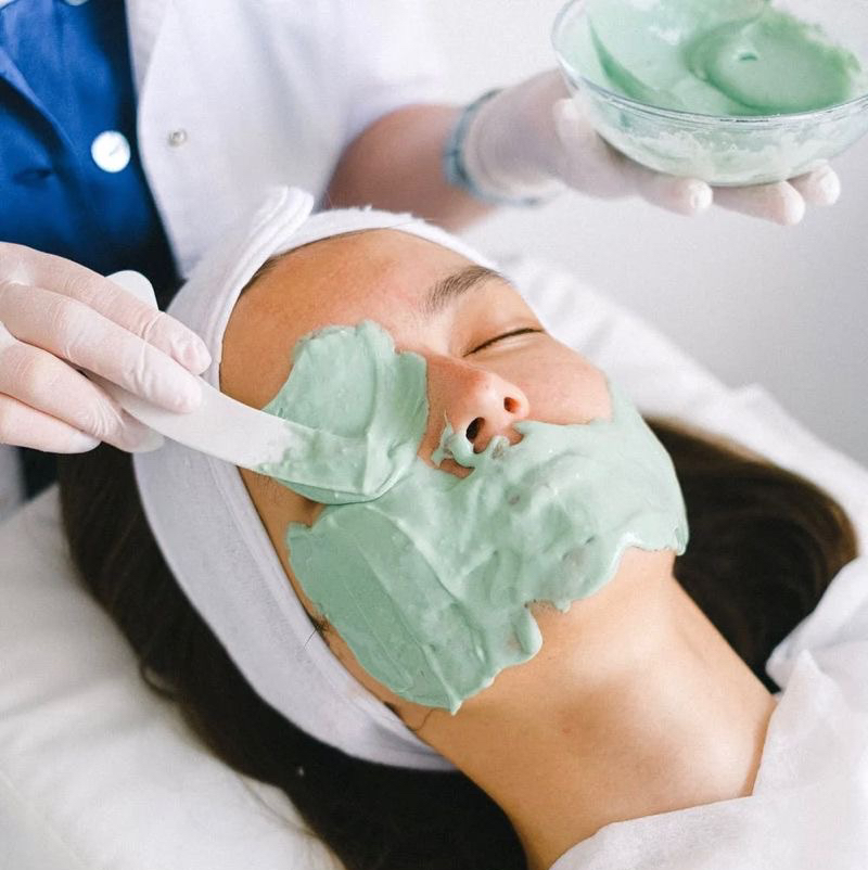 Массаж лица моделирующий  Чистка лица + альгинантная маска