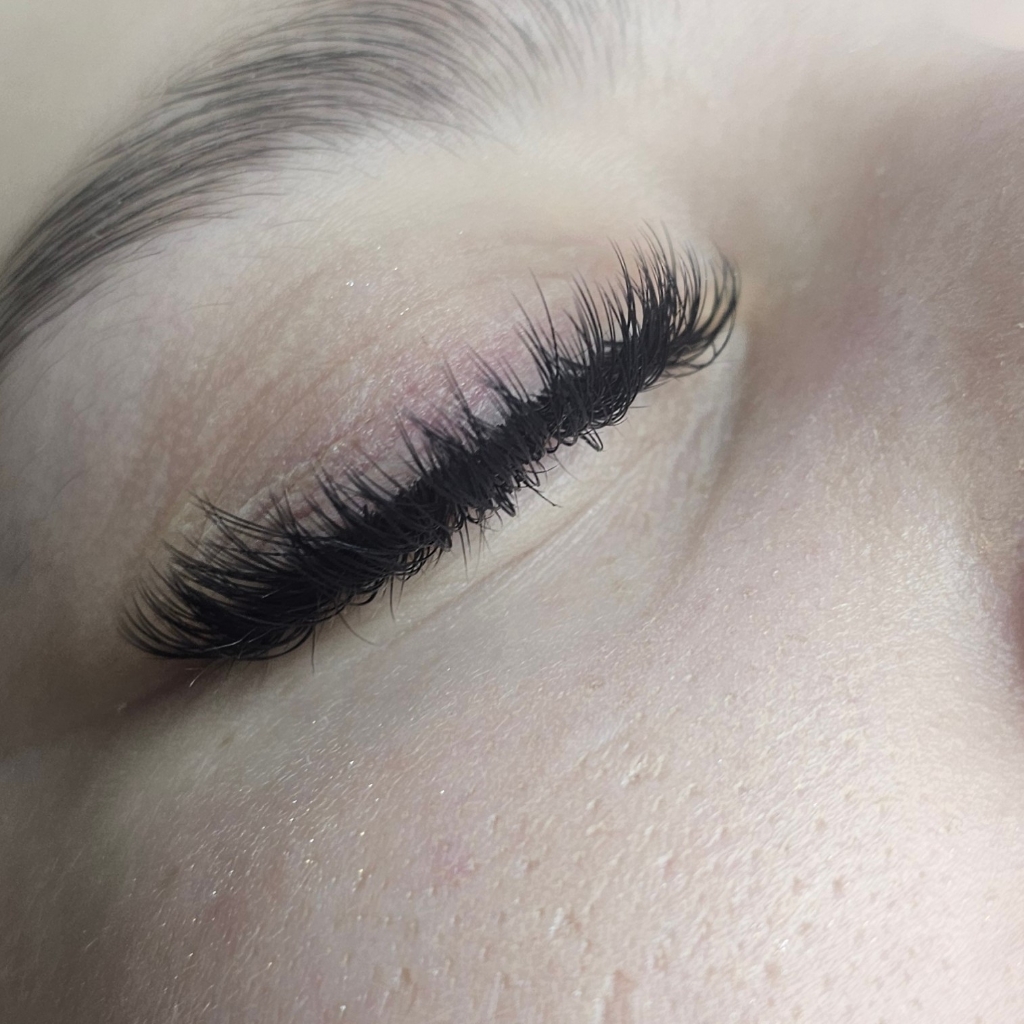 Коррекция ресниц 3д