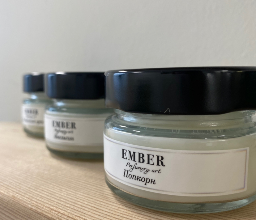 Свеча ароматическая с треском костра (деревянный фитиль)